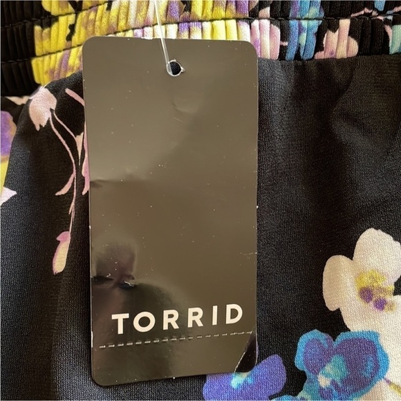 TORRID Black Floral Sheer Off Shoulder Blouse Boho Chic Size Woman’s 1X …Gothic - Picture 6 of 9